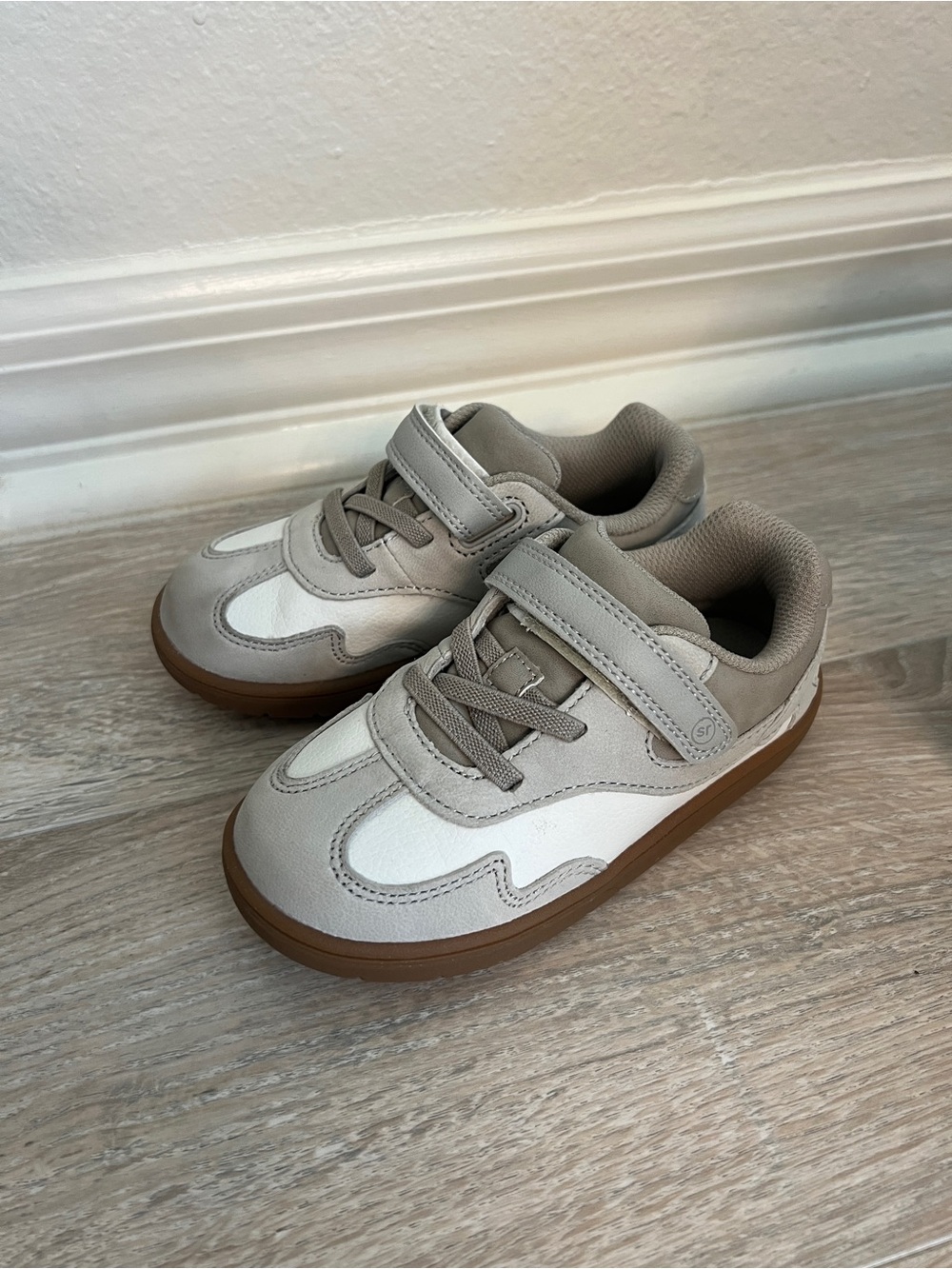 Stride Rite Beige, White & Brown Kids Sneakers